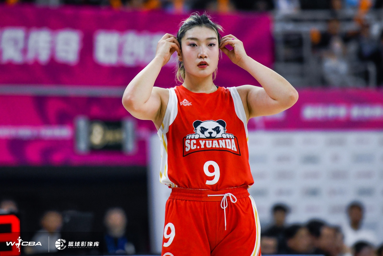 助队卫冕实至名归！李梦总决赛场均16+3+4 获得FMVP